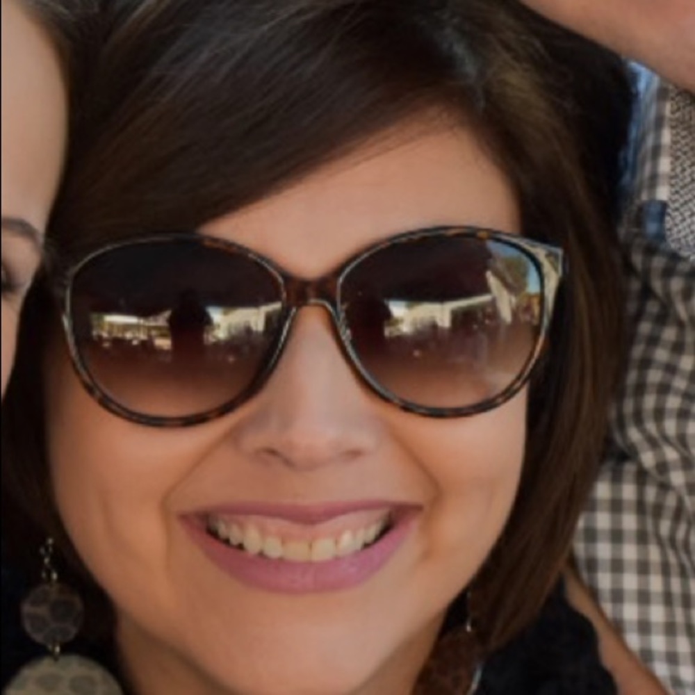 Meet your Posher, Traci